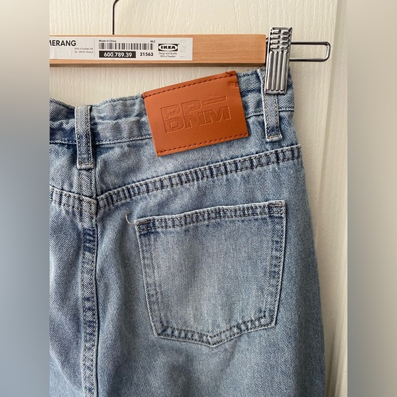 PRINCESS POLLY light wash cropped straight leg jeans. - Picture 8 of 11